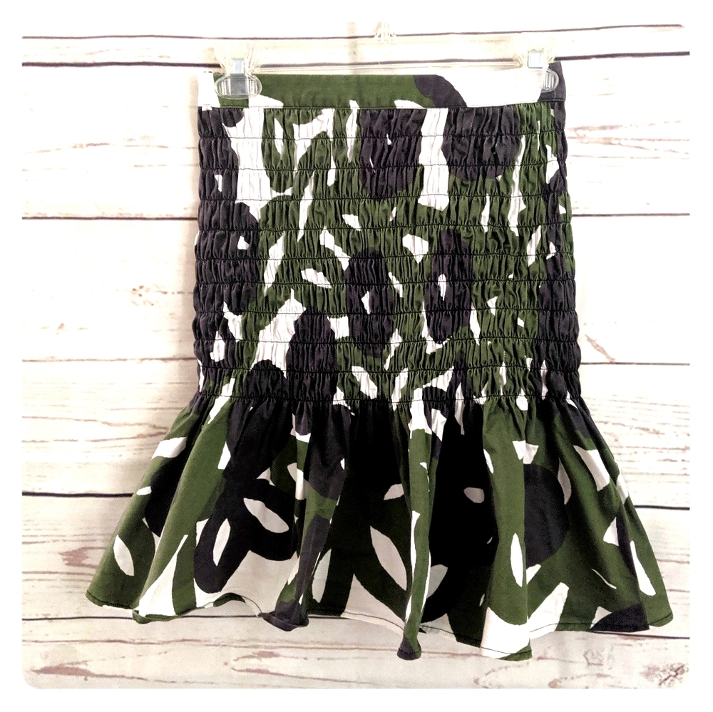 EUC ~ FRONT ROW SHOP Camouflage Peplum Skirt